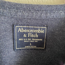 Load image into Gallery viewer, Vintage Y2K Abercrombie &amp; Fitch Appliqué Tee Shirt