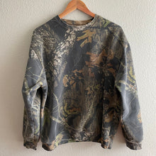 Load image into Gallery viewer, Vintage Mossy Oak Field Staff Real Tree Realtree Camo Camouflage Crewneck Sweatshirt