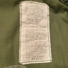 Load image into Gallery viewer, Vintage 80s 1984 US Army M-65 Cold Weather Woodland Field Jacket w/ Detachable Hood